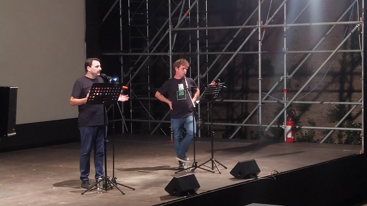Fra0283's tweet photo. A Santarcangelo di Romagna per il Festival di @WeReadingTW con @maxcollini67 e @civati, che ci portano in giro tra i discorsi e i trascorsi della Prima Repubblica. #wereading https://t.co/eCbyqgnvg1