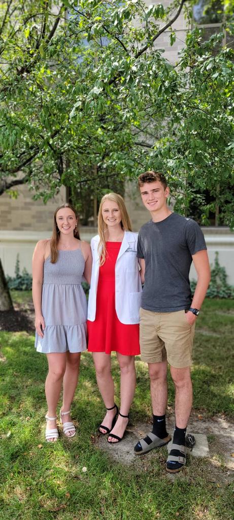Hammer170's tweet photo. So proud of my 1st born! White Coat ceremony today at IU School of Dentistry. DDS is right around the corner. 1 year down. 3 short years to go! 🦷 #sharpkids https://t.co/sCkUym9Zxc