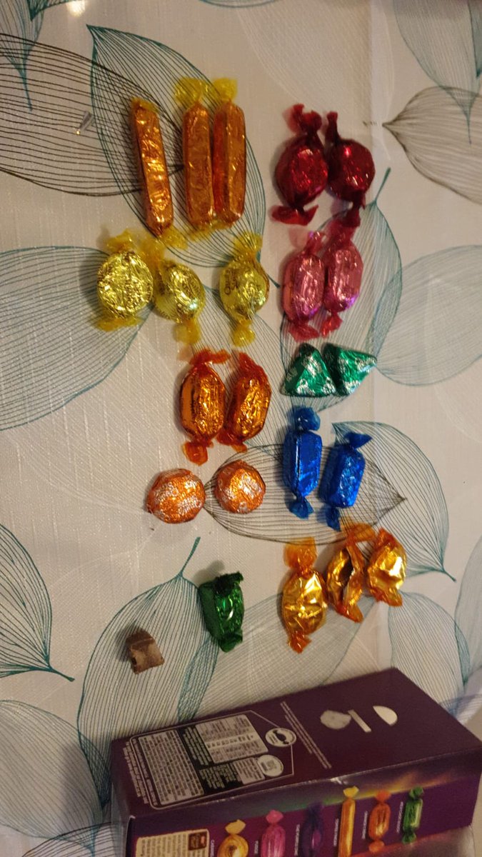 yarrumanrol's tweet photo. @QualityStreetUK not a single purple and how did a half eaten chocolate get past your quality control?! 🤢 https://t.co/VdaZ5Rw8aA