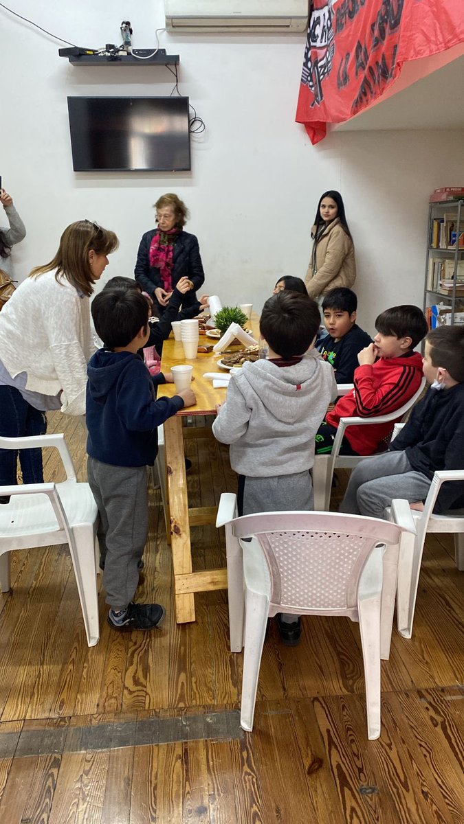 RevDelParque's tweet photo. Festejando el "dia de la niñez" en
@revdelparque
Hermosa tarde en #caballito junto a los niños de la #comuna6
@martinocampoba @arielalvarezpalma
@JuventudrxaC6 @radicalesxarg https://t.co/B0IJe4B7NE