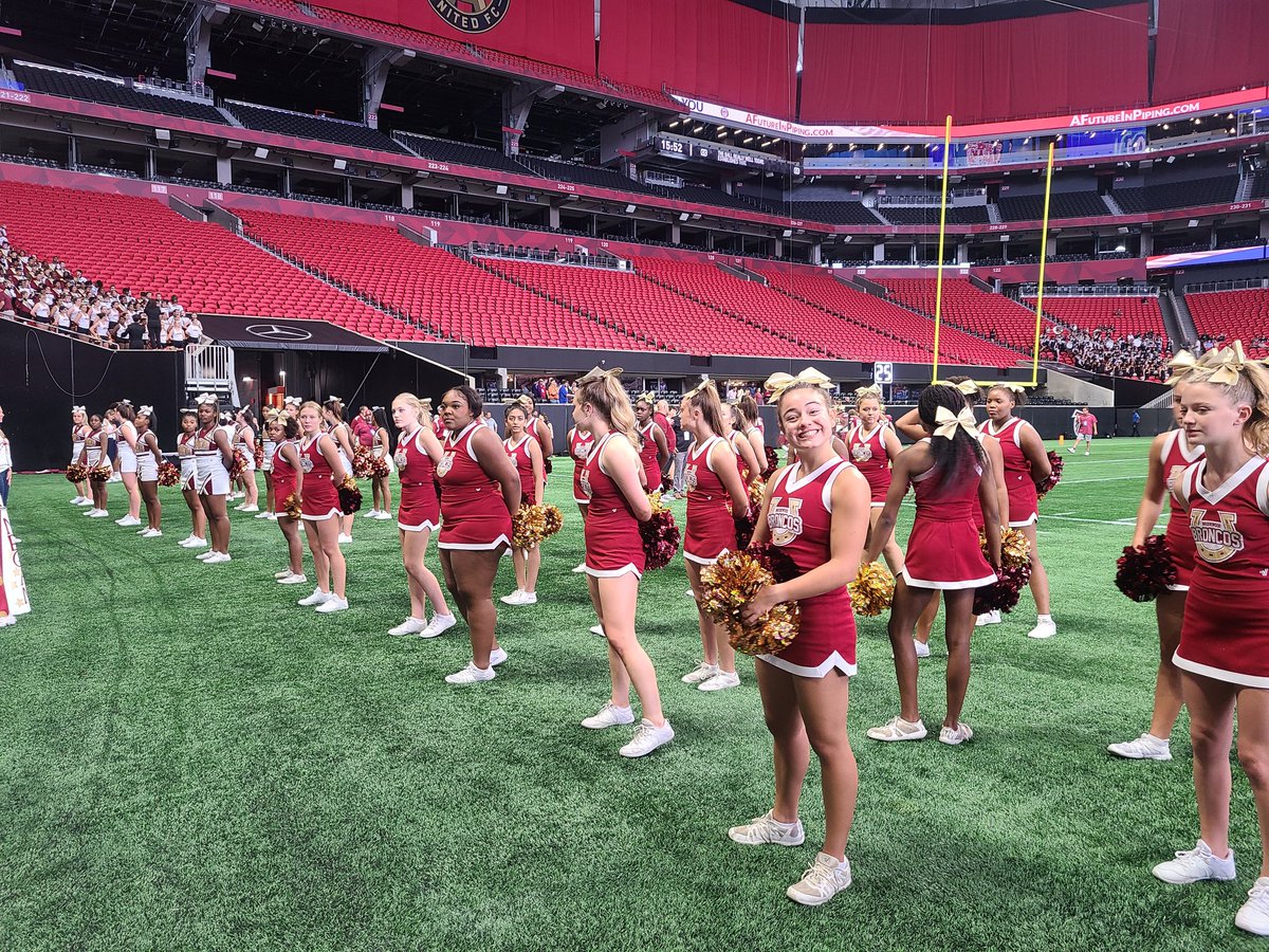 cheer_bronco's tweet photo. What an exciting WIN at the #corkykellclassic2022 ! 😆😍 A fantastic way to kick off the seaon! Great job Broncos!!💕🐴🏈 #broncocheerleaders #brookwoodfootball #brookwoodbroncos #bhs #broncos @Bronco_Ftball https://t.co/O2yvx09wvS