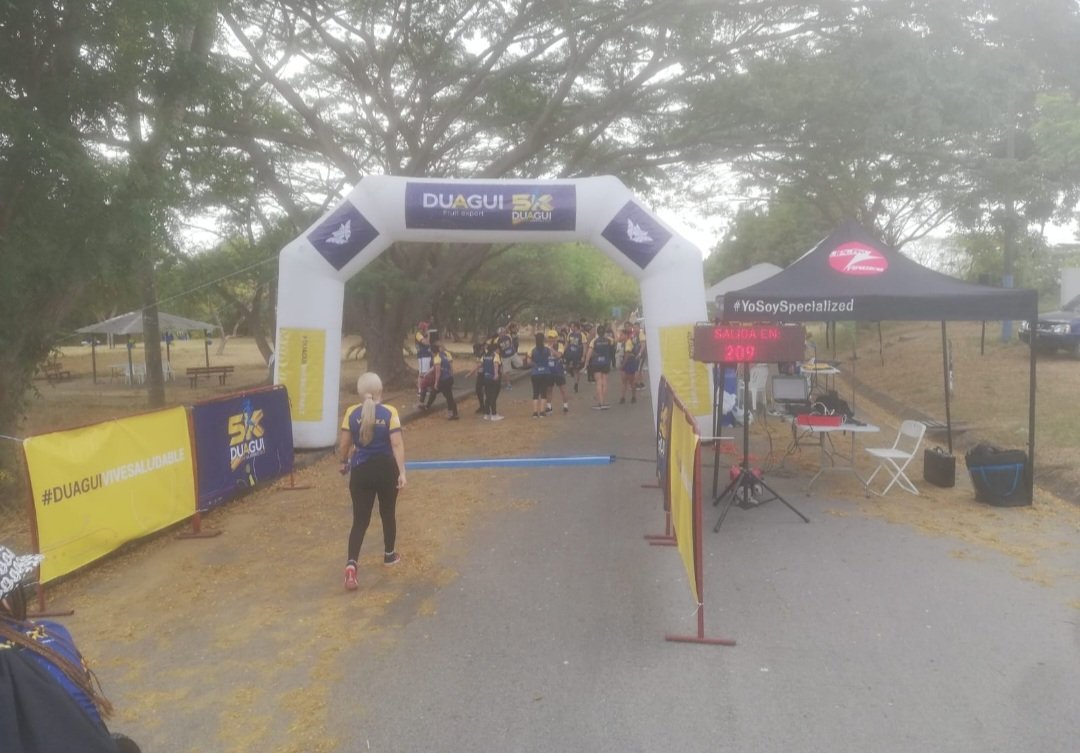 MAE_Zonal5's tweet photo. #NuestrosGuardaparques del Área Nacional de Recreación #ParqueLago participaron de la carrera 5K de integración realizada por la empresa “Importadora Duagui” dentro del área protegida. El evento promovió buenas prácticas deportivas y preservar el ambiente 🌱🏃🏻‍♀️🏃🏻 https://t.co/o8vsKnqI8p