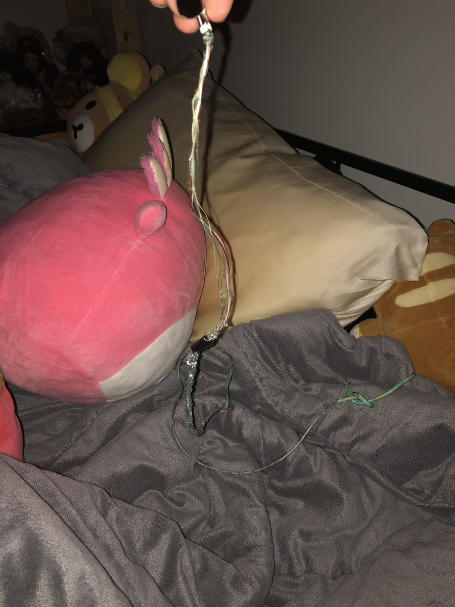 v4mpiric's tweet photo. Update to my fucked up phone charger https://t.co/u4cN4Y844e