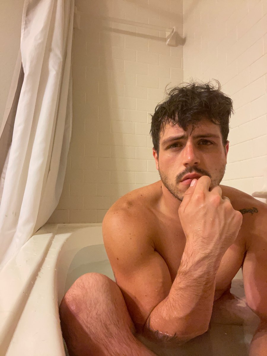 Wanna help me bathe?

beacons.ai/men_trending