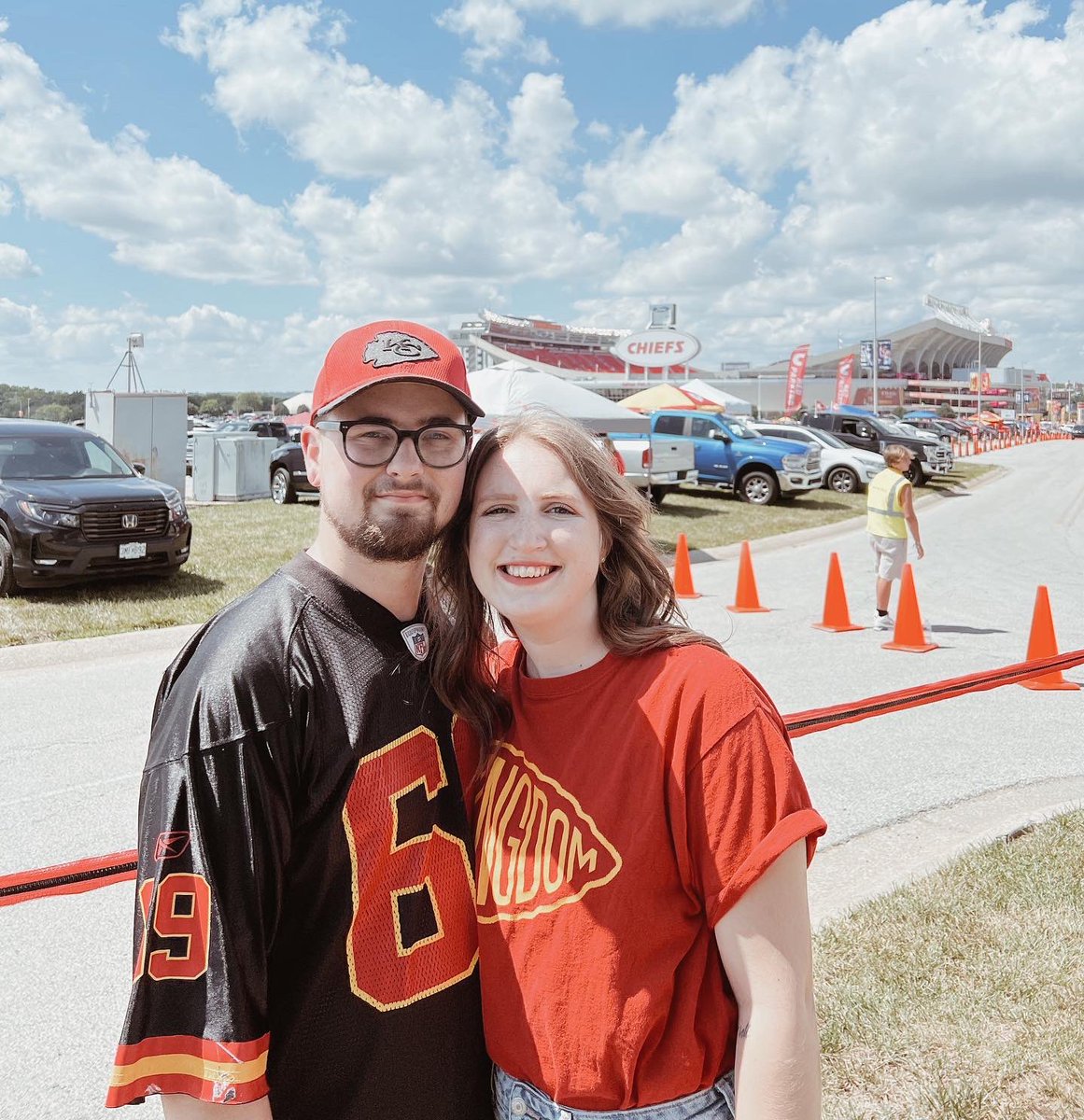 kenzidyb's tweet photo. First EVER @chiefs game! LETS GO!!!!
#ChiefsKingdom #Chiefs https://t.co/mIBo84q3Fg