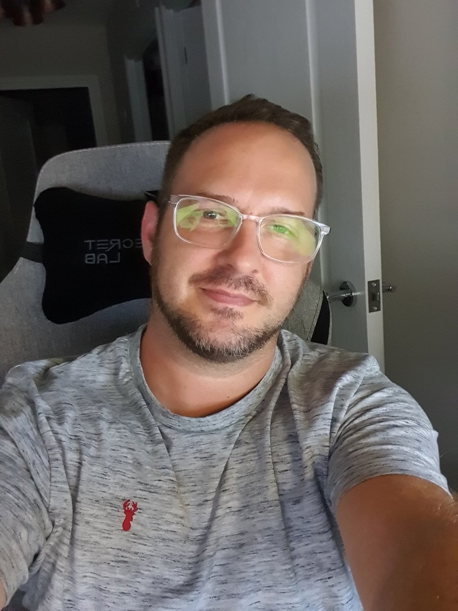 Bitcoin_Cookie's tweet photo. A rare, "the man behind" selfie!
#DevSelfie #Codefreetime #Saturday #howdydoodly
Have a nice Saturday evening peeps π - Take care, be good to yourself and others π https://t.co/zAPzbHD02p