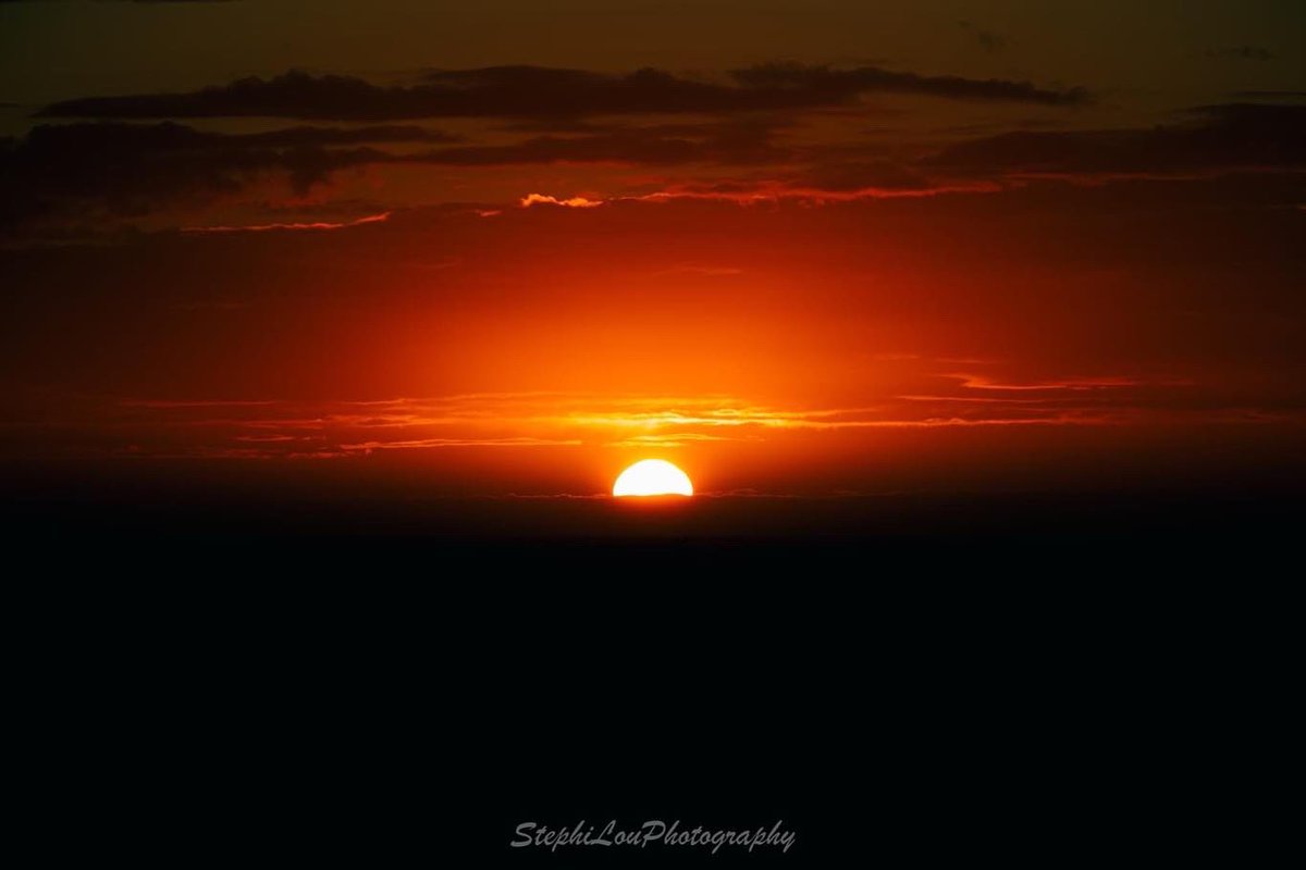StephiLouPhotos's tweet photo. Last nights travels to #llandudno πππ
All my pics on my website https://t.co/vOonUrxzQB
#llandudno #Thegreatorme #sceneryphotography #sceneryshots #seascape #sunset #sunsetphotography #sunsetlovers #sunsetwales #walesadventure #wales #walescoastpath #northwalescoast https://t.co/182668wtgl