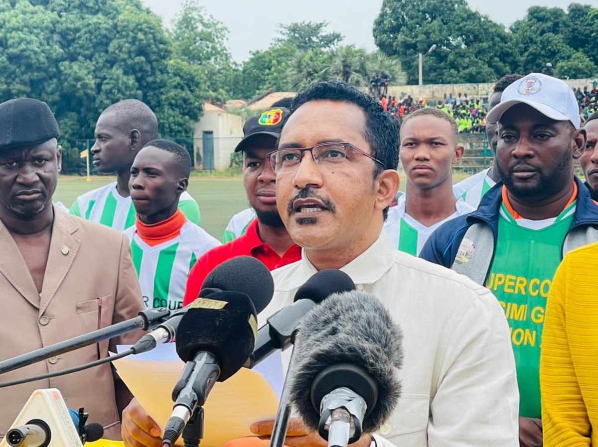 PresidenceMali's tweet image. Sous la présidence du ministre de la Jeunesse et des Sports, Chargé de l’Instruction Civique et de la Construction Citoyenne, M. Mossa Ag Attaher, a eu lieu, ce Samedi, le lancement de la super coupe Col Assimi Goita, au stade Mamadou Konaté de Bamako.