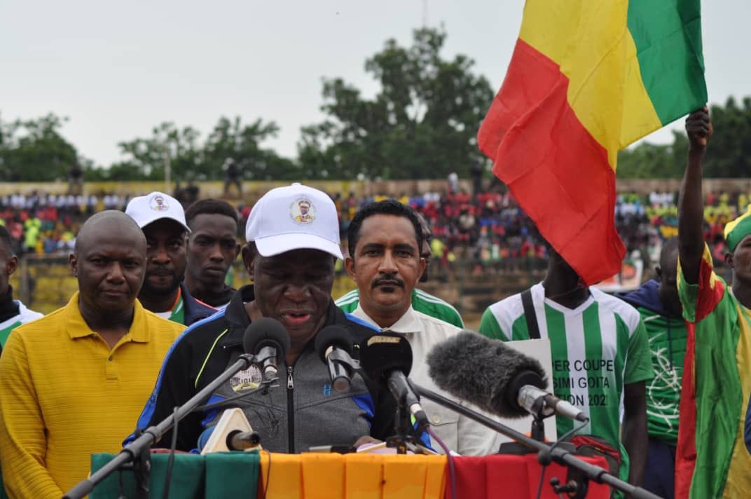 PresidenceMali's tweet image. Sous la présidence du ministre de la Jeunesse et des Sports, Chargé de l’Instruction Civique et de la Construction Citoyenne, M. Mossa Ag Attaher, a eu lieu, ce Samedi, le lancement de la super coupe Col Assimi Goita, au stade Mamadou Konaté de Bamako.