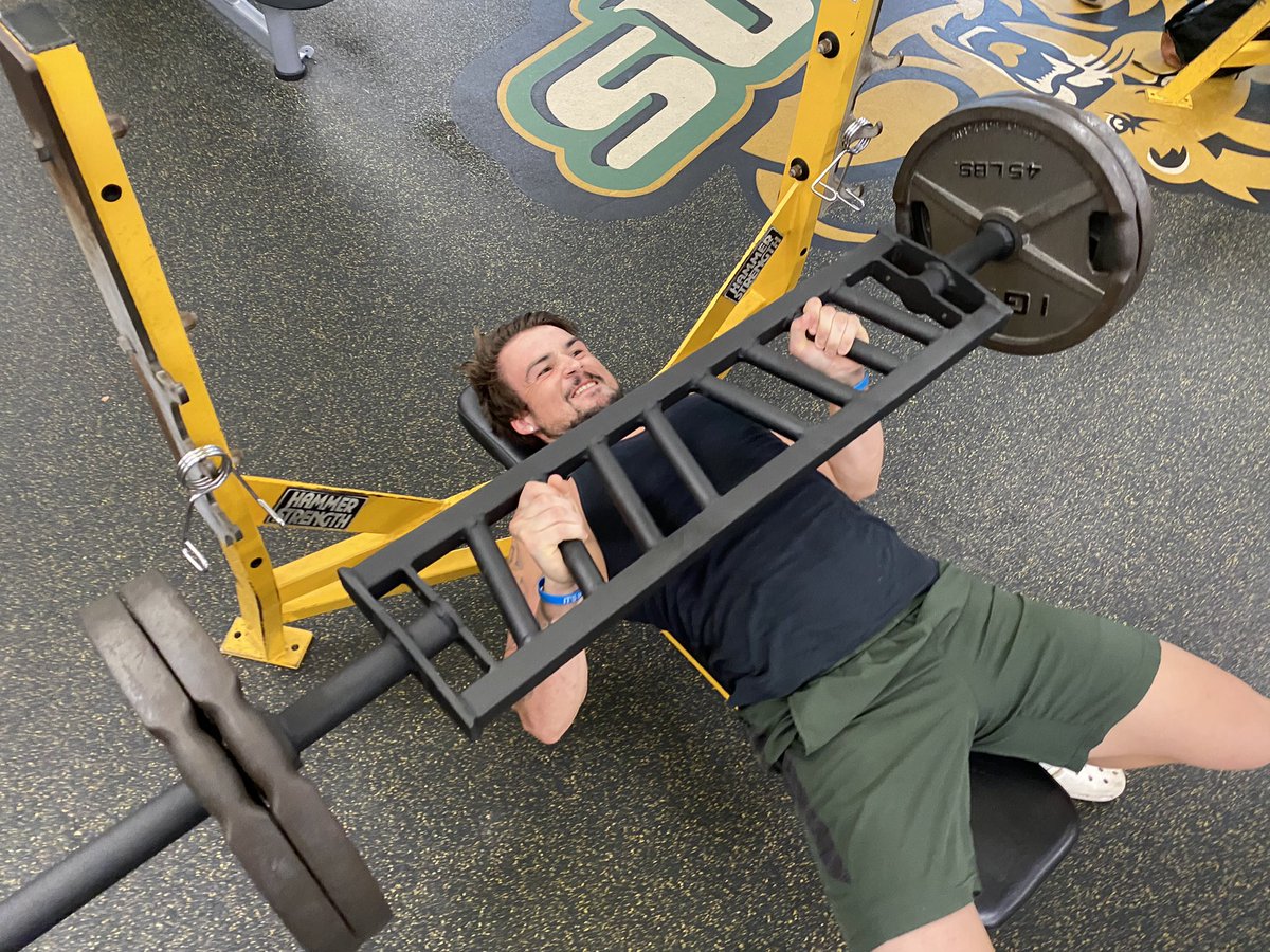 eric_aymond's tweet photo. NEW EQUIPMENT ALERT!! Senior student @michael_sproles using our newest addition to the REC, a Rogue multi-grip bar! @SLU_REC https://t.co/DlMfcd9FFu