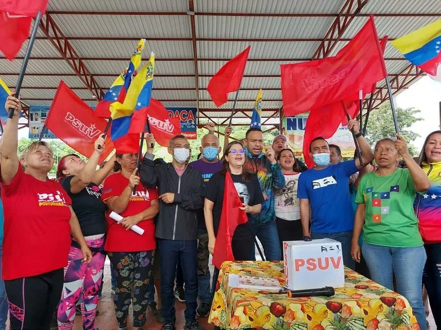 psuvportuguesa_'s tweet photo. Nuestros militantes del Municipio #GUANARE, dieron inició al proceso de elección de los jefes y jefas de calle con mucha alegría, hermandad y unidad. Gobernador @PrimitivoPsuv, la Camarada @eekhout_blanca y el Alcalde @oscarnovoa_gre.

#OrganizarUnirSumar
#PSUVPorTodaVenezuela https://t.co/aQzA1vutQh