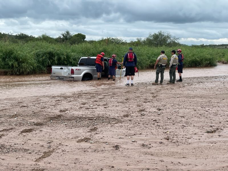 RinconFire's tweet photo. Please steer clear of flooded roadways and washes! β Earlier today #RinconFire and @PimaSheriff crews responded to a call for a stranded vehicle in the Pantano Wash in Vail. Thankfully, the vehicle was found to be unoccupied and no injuries were reported. https://t.co/xkS8fMZCLG