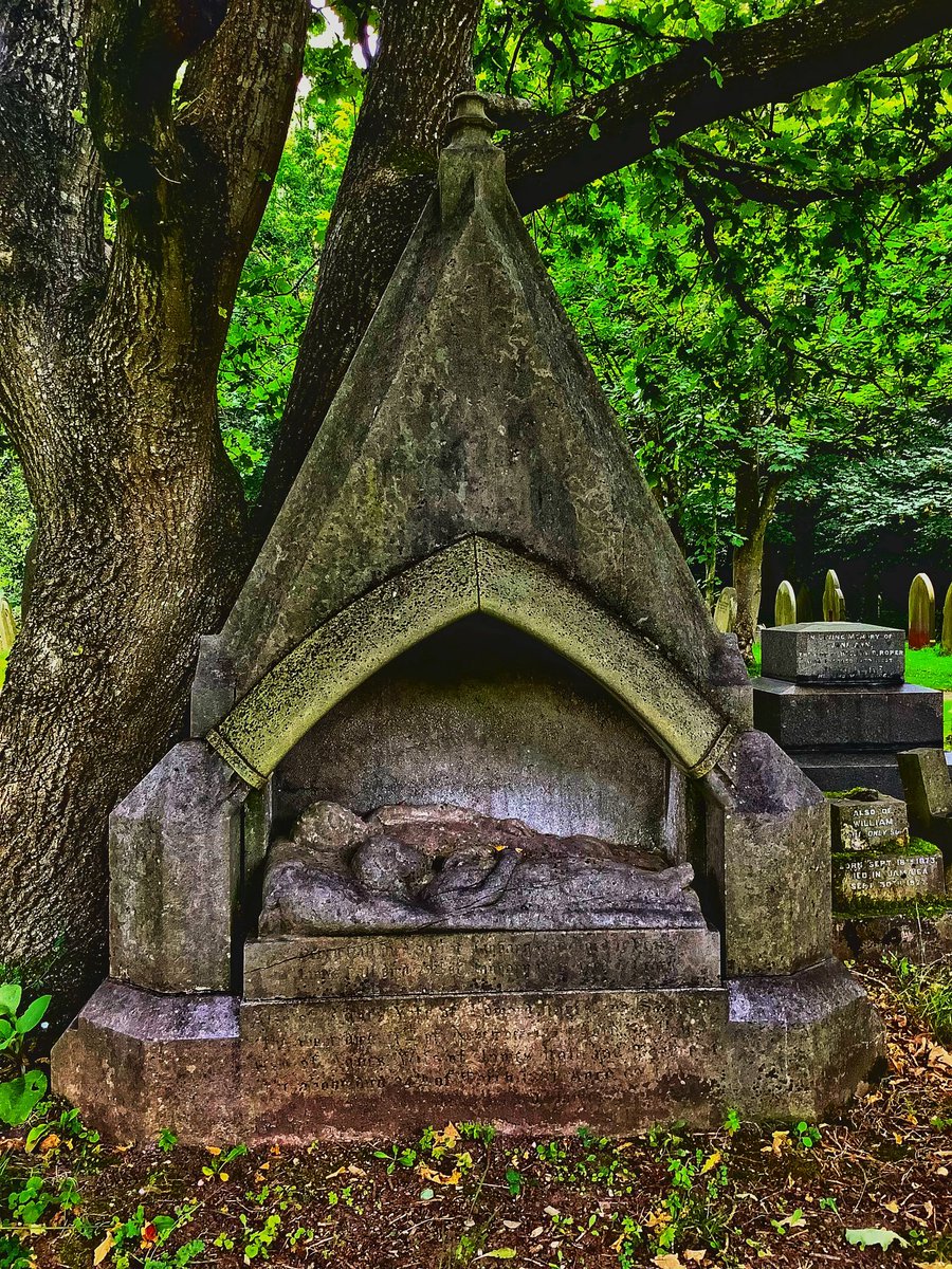 These brothers tragically poisoned themselves with medicine from their fathers surgery. Aged 3 &amp; 11 they died one day apart in 1856. This melancholic memorial, depicts two children eternally slumbering beside each other <a href="/visitpreston/">Visit Preston</a> <a href="/JulietteGregson/">📸🎙Juliette W Gregson - Heritage Photos 🎙📸</a> @Graves_etc @gardensofsilent
