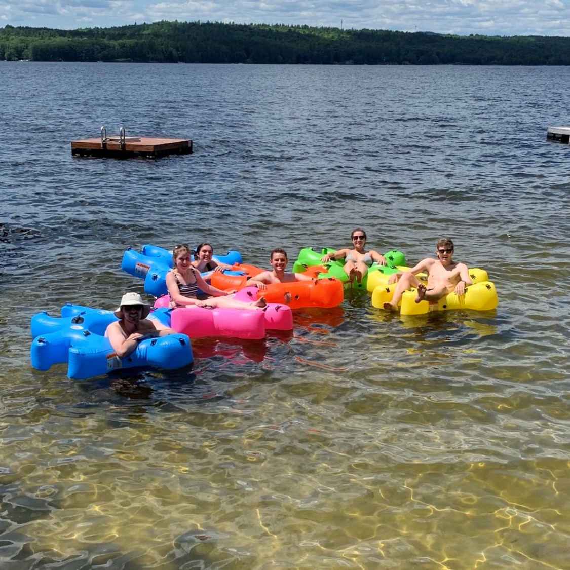 FluzzleTube's tweet photo. Still creating those Summer float memories as we get closer to the long Labor Day Weekend😎

#justfloat #hotaugust #squadready #labordayweekend #floatparty #getready #interlocking #puzzle #fluzzletube #connectionsmatter #floatsmarter #noropes https://t.co/bJKAVou0ih