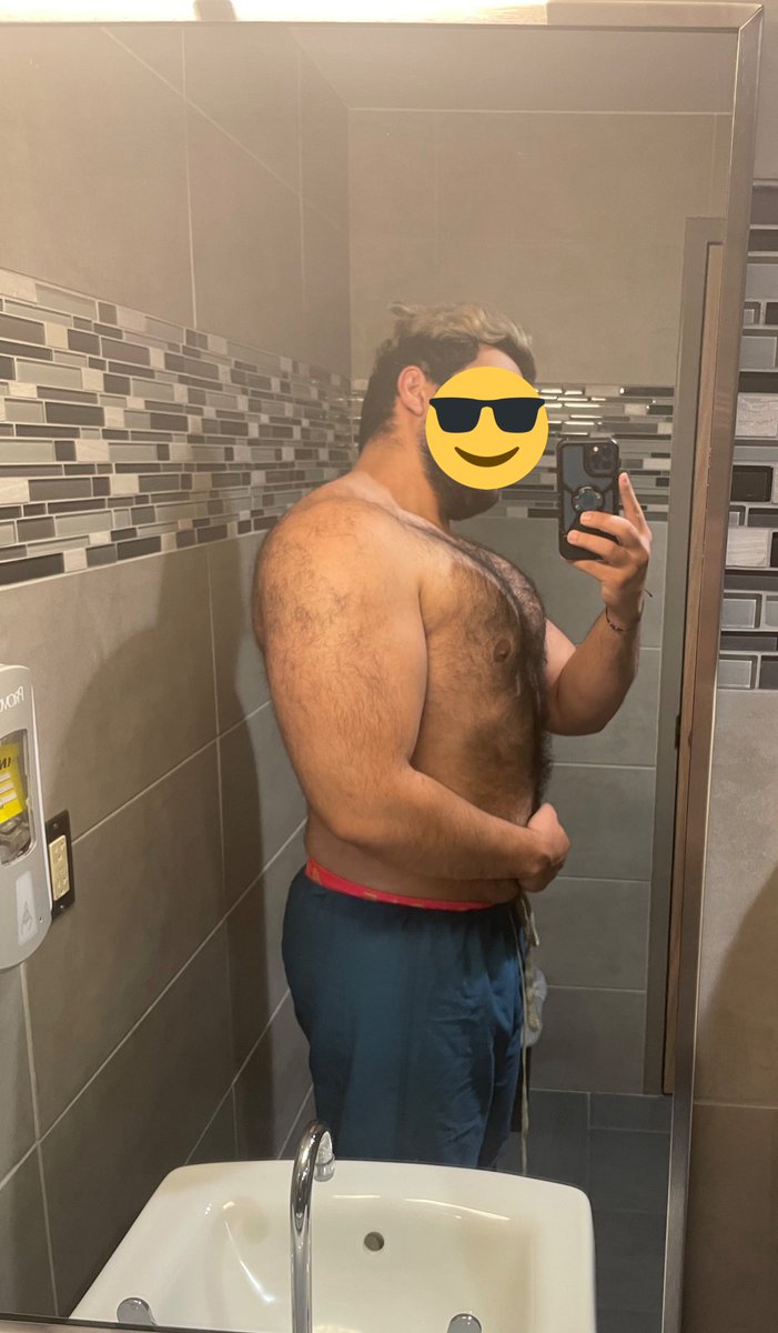 moekous's tweet photo. Slow day in the hospital! (Let’s hope I don’t jinx it) #bear #gay #gaymd #hairy #gayintern anybody wanne come blow me https://t.co/1pMQ9uvS6L