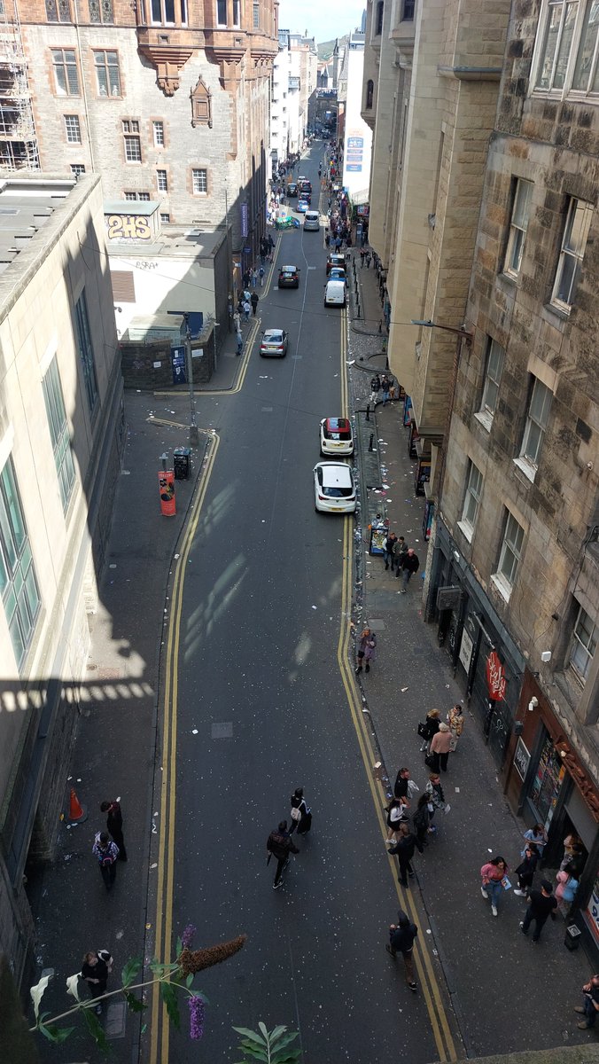 LivingStreetsEd's tweet image. Day 2 of the strike. Within 24-48 hours, it becomes apparent how dependent we are on our frontline workers to keep our city functioning...