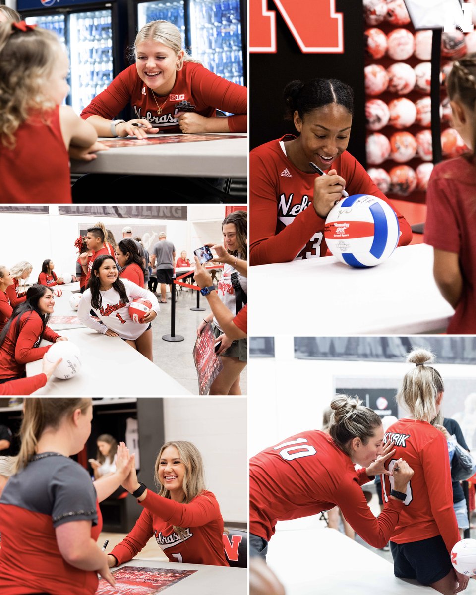 HuskerVB's tweet photo. All smiles for our ✨first✨ Fan Day ever! #GBR https://t.co/3lCGM7E1Kx