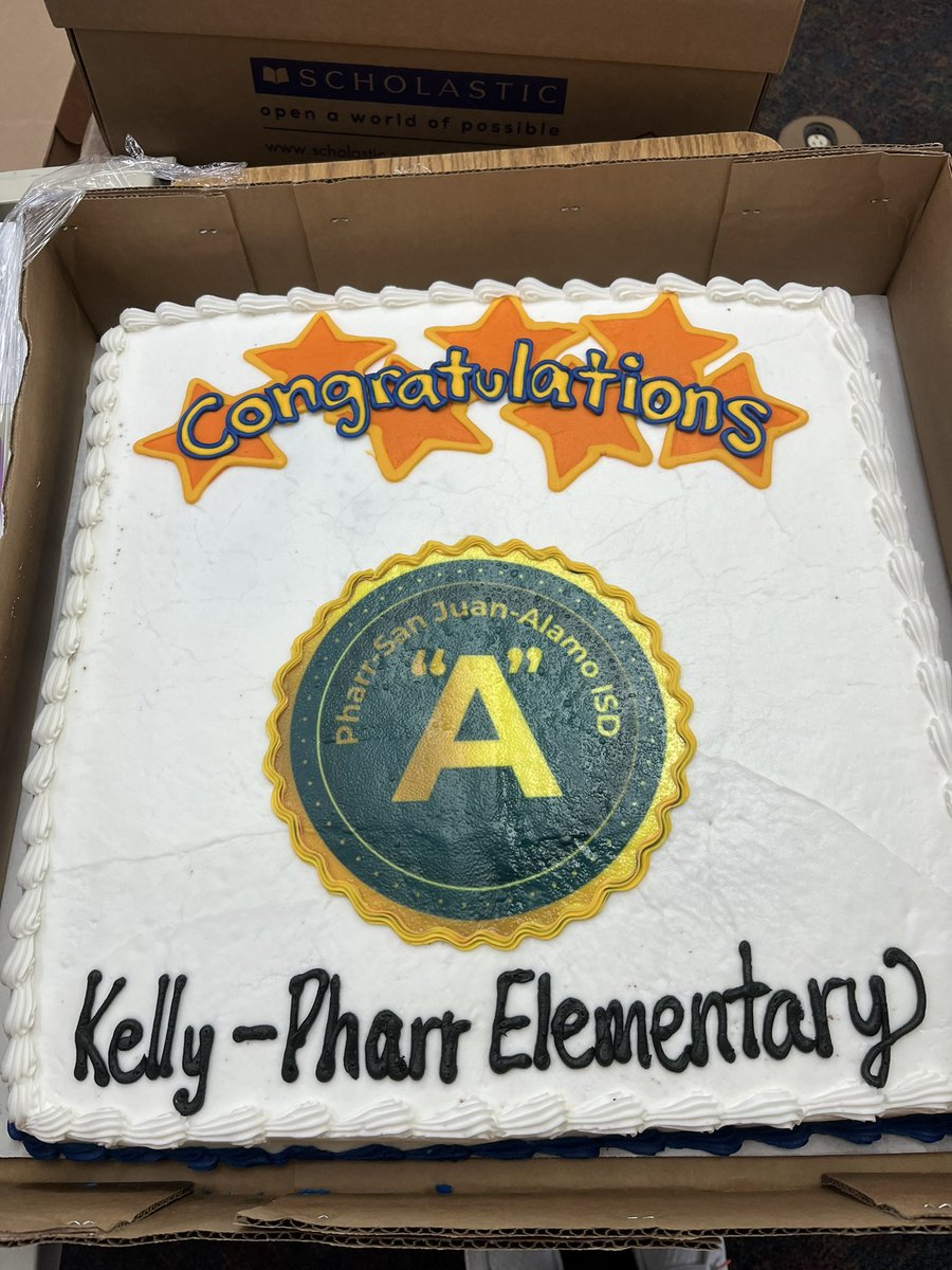 Lydiatr4's tweet photo. Thank you Mrs. Bazan for our delicious cake. #KPE #congratulations #Aaamazing https://t.co/zilcTbLQh3