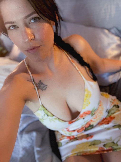 Daddy&rsquo;s out with his friends right now &amp; the pics I&rsquo;m sending are getting spicier and spicier. Hope he<a href="/tag/adultwork"class="tags"><span>#adultwork</span></a><a href="/tag/onlyfans"class="tags"><span>#onlyfans</span></a><a href="/tag/nsfwtwt"class="tags"><span>#nsfwtwt</span></a><a href="/tag/fansly"class="tags"><span>#fansly</span></a>