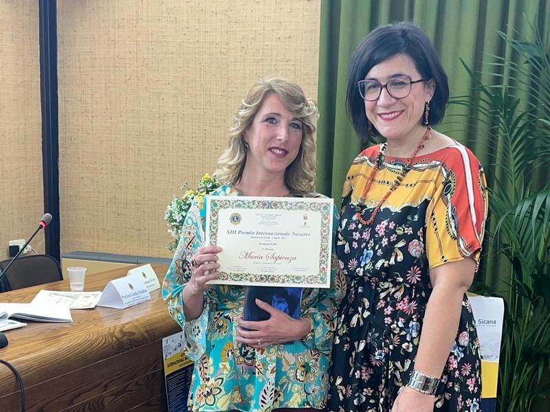 ReferPost's tweet image. Il prestigioso Premio letterario Navarro, ed. XIII, per la sezione dedicata alla narrativa ha premiato il romanzo “𝐀𝐲𝐦𝐚𝐧 – 𝐈𝐥 𝐛𝐚𝐦𝐛𝐢𝐧𝐨 𝐫𝐢𝐭𝐫𝐨𝐯𝐚𝐭𝐨” della scrittrice Maria Sapienza​.
@edexlibris 
referencepost.it/2022/08/20/pre…