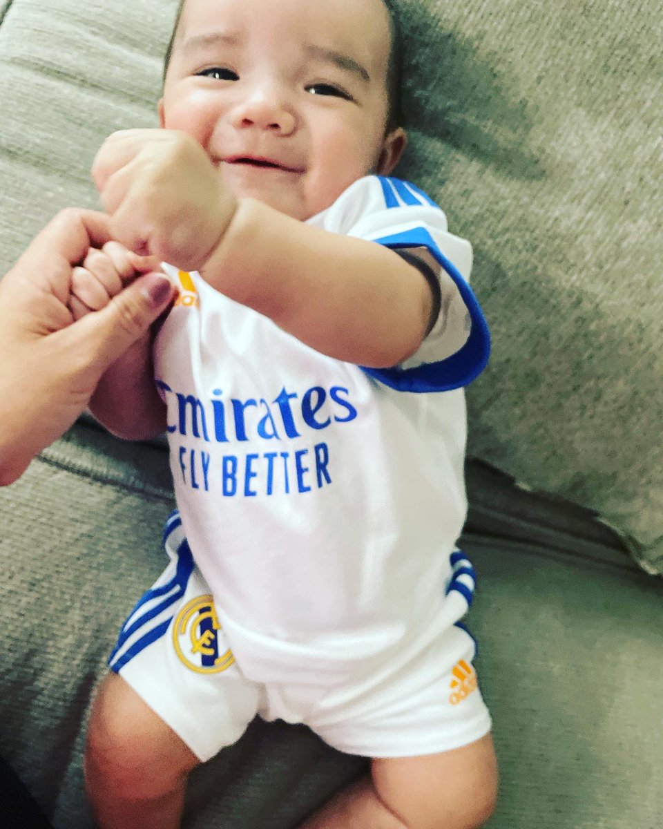 Christinajrip94's tweet photo. Claro que Luca sera el fanatico #1 de Real Madrid! 😍⚽️ #realmadrid #youngestfan #HalaMadrid #flyemirates #adidas https://t.co/aPoimwTmL7