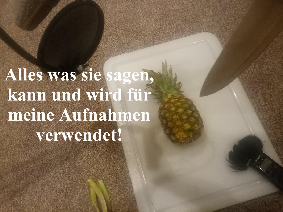 klausstudioRS's tweet photo. #Sounddesign ist manches Mal pure #Folter.
und ich...liebes es

#Ananas #soundeffekt #geräuschemacher #foleyartist #soundeffekte #Geräusche #foley #sounds #sound #soundeffect #Foleysound 
#früchte #frucht #obstsalat #Hörspiel https://t.co/TKEj9Hj2XX