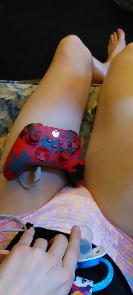 RushingVeronika's tweet photo. Teheh here is some pics of the ninjamers hehe they don't hold wlot buuut are perfect fur lazy days heheh after a shower ima have to diaper up hehe just purchased some Mermaid Tales diapies 🖤🤎🤍🧡💙❤️💚💛💜💗💖
#abdldiapergirl #translittle #incontinence #pullups #gamergirl https://t.co/AIOO8MbCBd