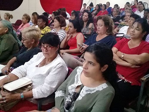 LiliamPinar's tweet photo. En #PinardelRío #MujeresEnRevolucion más comprometidas y firme a nuestros principios. https://t.co/5CWKgQ45jF