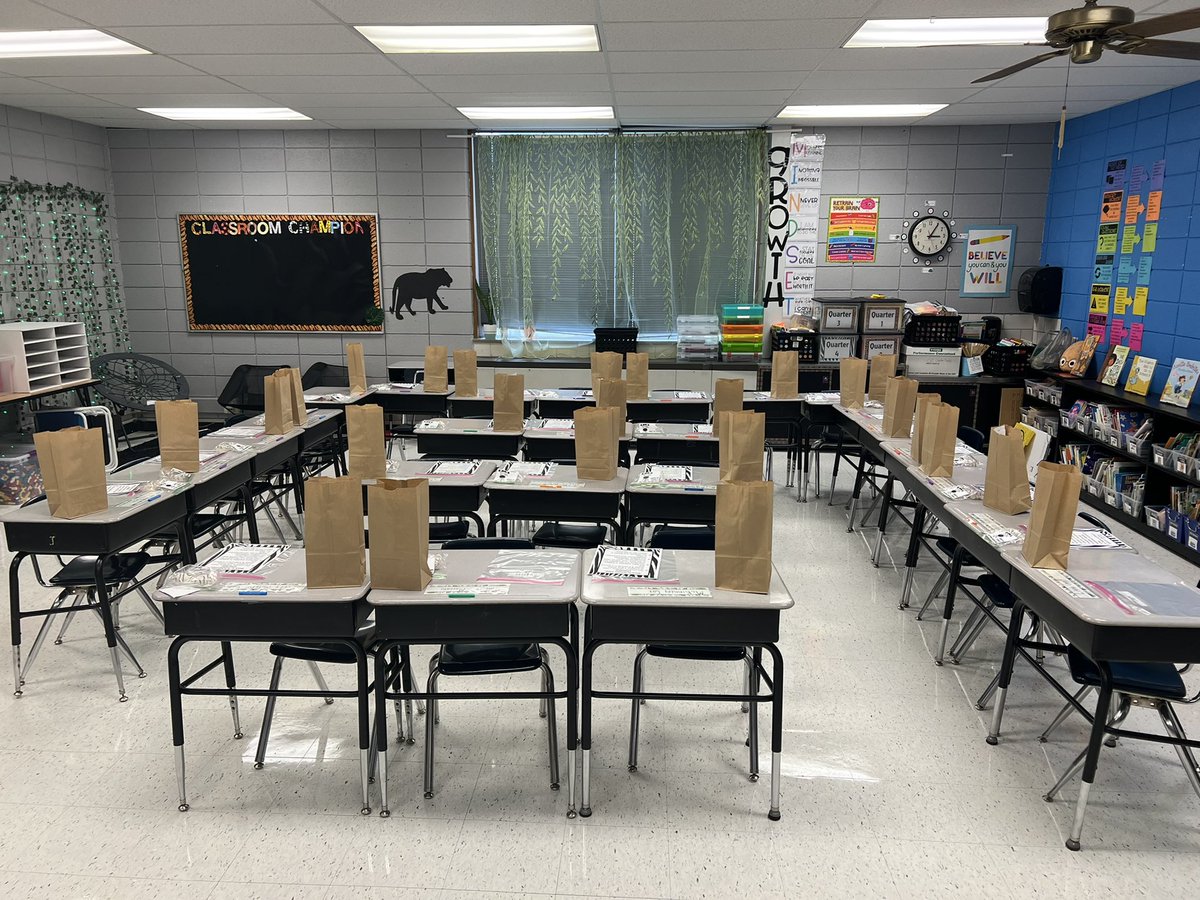 msgritz_19's tweet photo. Ready for the first day of school! #isdstrong https://t.co/R7EfY3rsdC