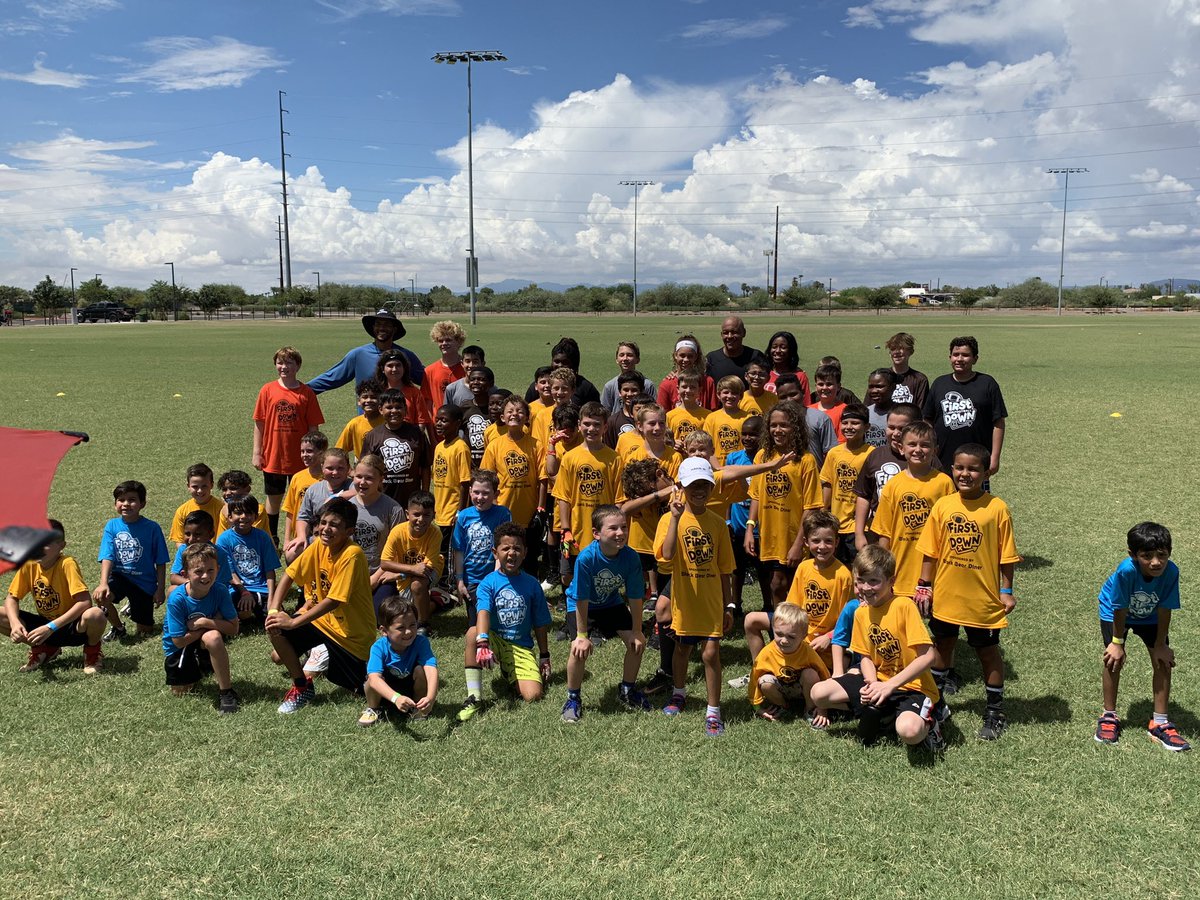 uaflagArizona's tweet photo. Fun day at the USA Football First Down Clinic. Great instruction by OYD Sports Academy @Jles9 @eagle88me Thank you to our volunteers @HeritageReese and sponsors @SwaggerSports22 @BlackBearDiner #uaflag https://t.co/PTCkUZdFKl