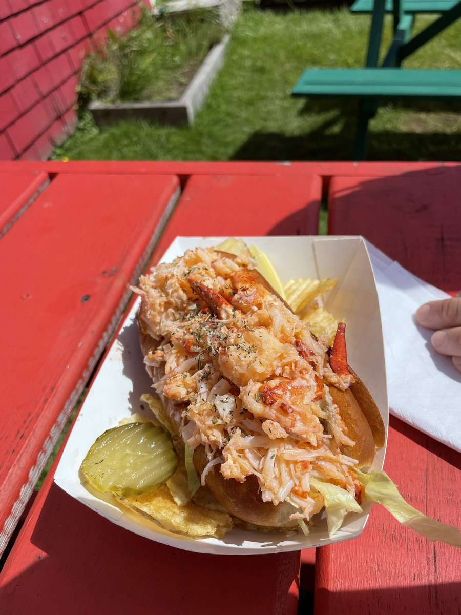 kyotemoe's tweet photo. Got to spend my birthday with the family at Peggy’s Cove, NS.  Beautiful scenery and enjoyed a delicious lobster roll… https://t.co/8Al73N8O7j