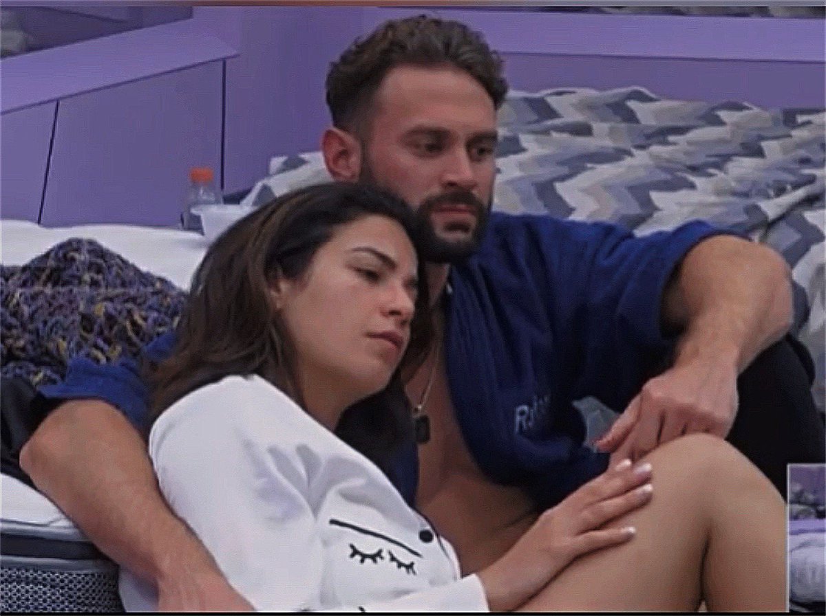 RafaNievesFans's tweet photo. Recordando a Rafa y Julia 😁🤩🫶🏻 en #LCDLF2 #rafa @juliawgama @rafaelnievess https://t.co/ixOaJ90OAY
