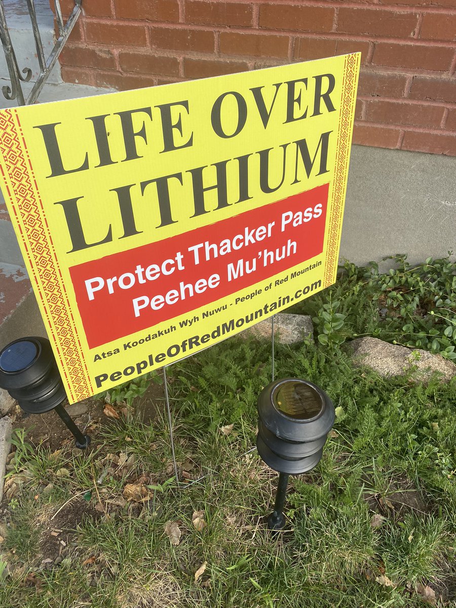 OurTownReno's tweet photo. Life over lithium a sign in a #Reno front yard #protectthackerpass #peopleofredmountain #lifeoverlithium https://t.co/62zCWgbQep