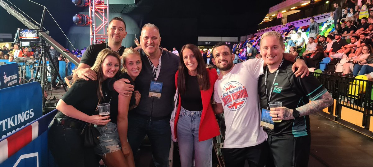 Newsome_MMA's tweet photo. What a night at @PFLMMA! The team! #HDFM @dakotaditcheva @aaronabymma https://t.co/Px2AXOLmCD