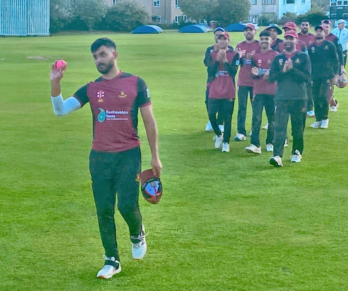 ScottyCricket's tweet photo. Comprehensive win for @FerguslieCC at #Titwood that kills off @DaleCricket chances of retaining @WDCUcricket #Title @Skipper @RiyaadHenry13 once again with 🏏 @Taimoormufc11 and #ElliotMoses and wkts for @HaroonT__ and a #Michelle for #AdilGhaffar 
Pic Courtesy @FerguslieCC https://t.co/IqW7s4q7wB