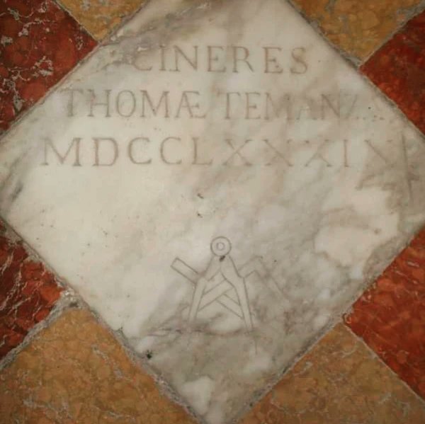 👻 Mysteries &amp; legends:Church of Mary Magdalene,Venice
The circular building in neoclassical style with on the door symbol of Freemasonry,the eye in a circle inside pyramid&amp; the inscription 'SAPIENTIA EDIFICAVIT SIBI DOMUM'reference to the cult for divine wisdom
#italy #masonery