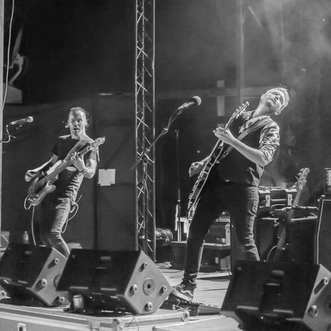 Rocking/Rolling
@thestandstills 
.
.
.
.
.
.
📸: wayne.jake.turcotte
#thestandstills #thestandstillsband #thestandstillsfans #bassist #guitarplayer #drummer #trio #canadianrock #rockband #rockandroll #musiciansofinstagram