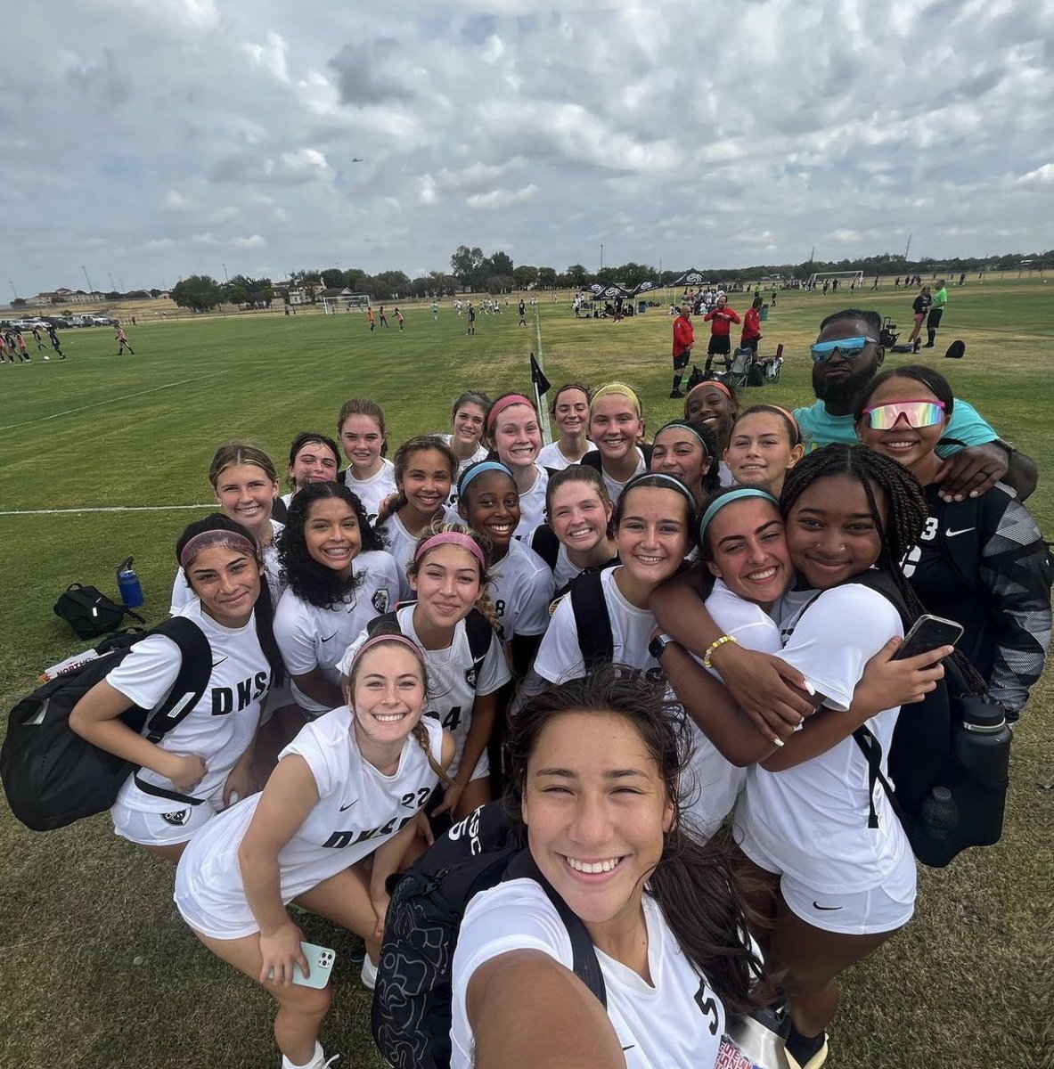 SienaRichey_'s tweet photo. 3-0 win today in Game 1! Back at it tomorrow with @DKSC06GHART!
@DKSC_official #dkscproud #thehartway #prepsoccer https://t.co/JXeM9jAFgQ