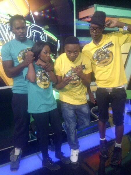 AQ78dr6's tweet photo. @TerrenceSitheb1 @Ambitiouz_Ent @BigZulu_ZN Yeah he b thuggin only on TV 🚮 https://t.co/cieONa8wAM