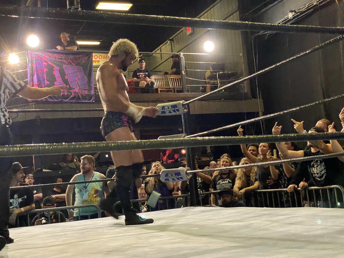 WrestlingCheers's tweet photo. #AIWFresh @JoshuaBishop_ pins @SamHHolloway for the win. https://t.co/7lpKo11Mc4