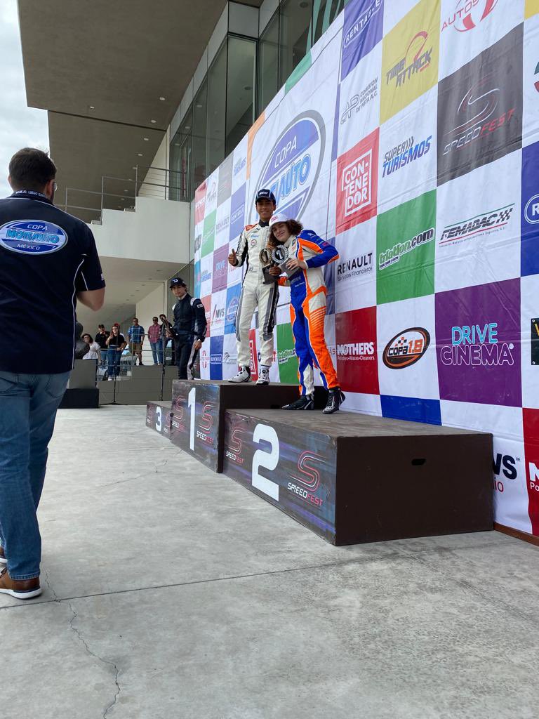 artiedrivermx's tweet photo. ¡Terminó este gran fin de semana en México!🇲🇽
Me voy feliz por estos dos podios, un 1er lugar y un 2do. 🏆
Gracias a @schecoperez @1AntonioPerez por hacer esto posible. 💪🏻
También, gracias a @flexi @oldgringo #PlusRe y a toda la afición por creer en mi. @FIAF4Nacam https://t.co/hCwRs8yUf7