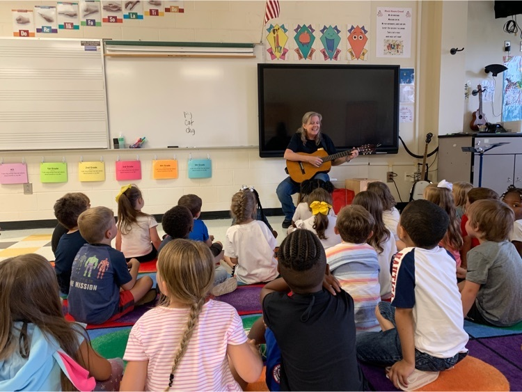 HoneaPathElem's tweet photo. A Peek at Our Week! We had a fantastic first week of school. #StingerStrong https://t.co/ELwAtzvfm6