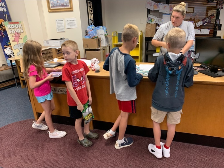 HoneaPathElem's tweet photo. A Peek at Our Week! We had a fantastic first week of school. #StingerStrong https://t.co/ELwAtzvfm6