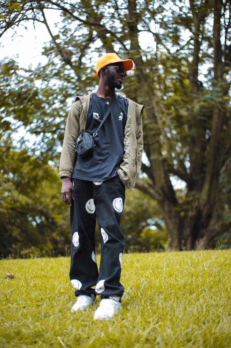 CharlesisMajik's tweet photo. I am MADE IN STYLE, and that’s all that matters.
📸 @charlesrufus_
#CharlesAgyapong #Steaze #MadeInStyle #Art #Fashion #Style #Streetwear #Ghana #Photography https://t.co/9Pkz8Q6jPP