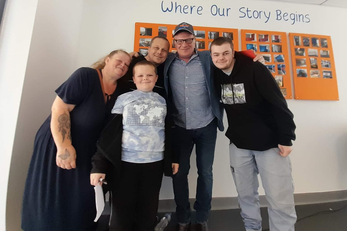 GeraintEdge's tweet photo. Thank you for taking the time to talk with me and my family today @marklewisjones You are a wonderful gentleman. Wishing you all the very best. https://t.co/rs9CeUWEbT
