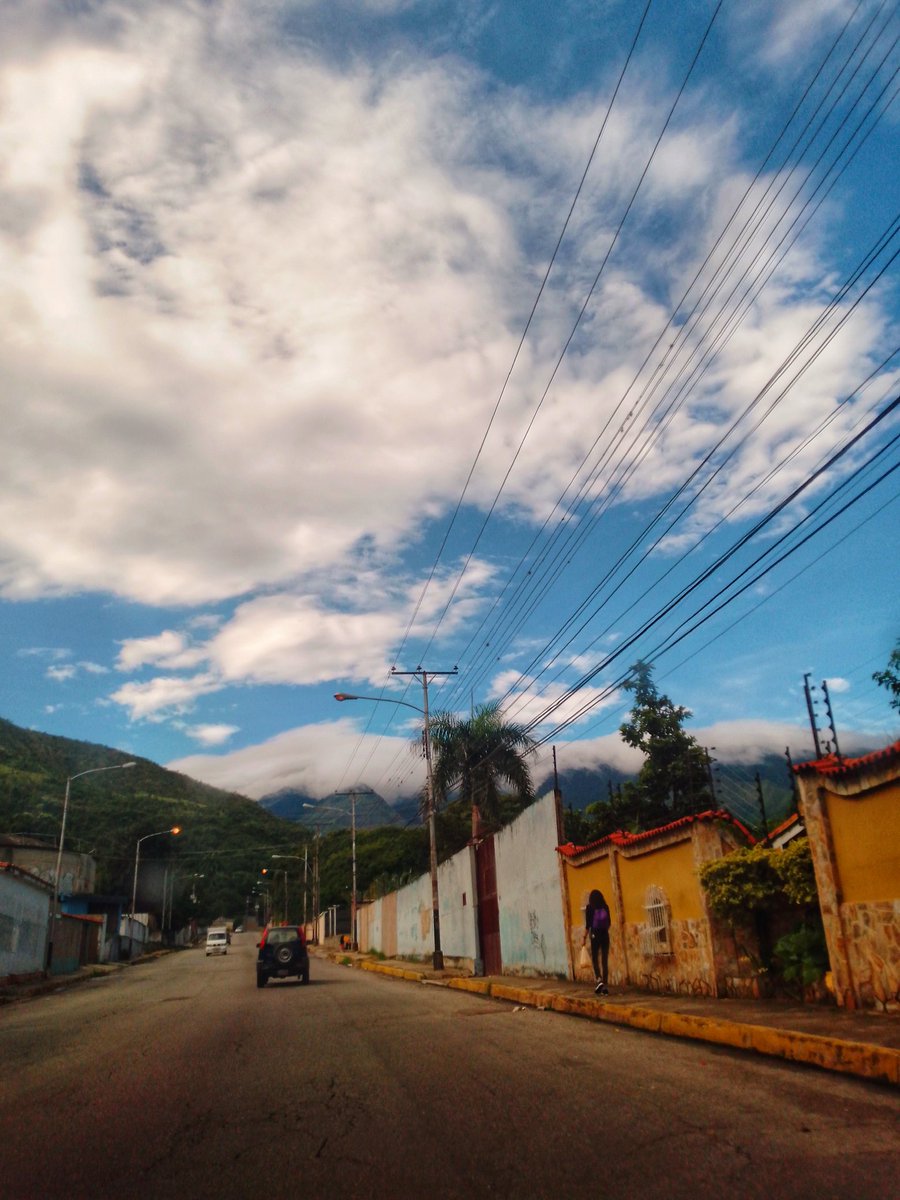 Isabel_Sosa10's tweet photo. Lo seguiré repitiendo: Maracay es bonita pero El Castaño es hermoso 🤩

#Maracay https://t.co/fmQXKAD5X4