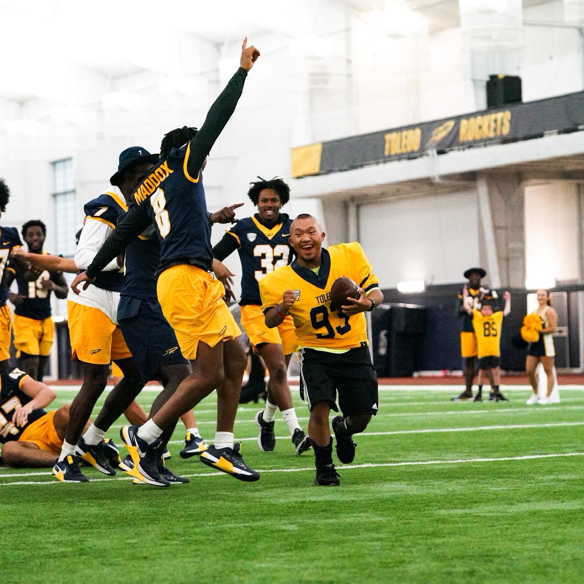 ToledoFB's tweet photo. Victory Day will always hold a special place in our hearts 💙💛 https://t.co/BNvdgcFFLE