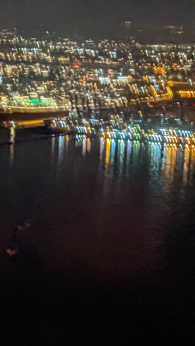 Lombear's tweet photo. @jimpetersons Waving at y'all on our way by :) https://t.co/7WJ85g5qhk