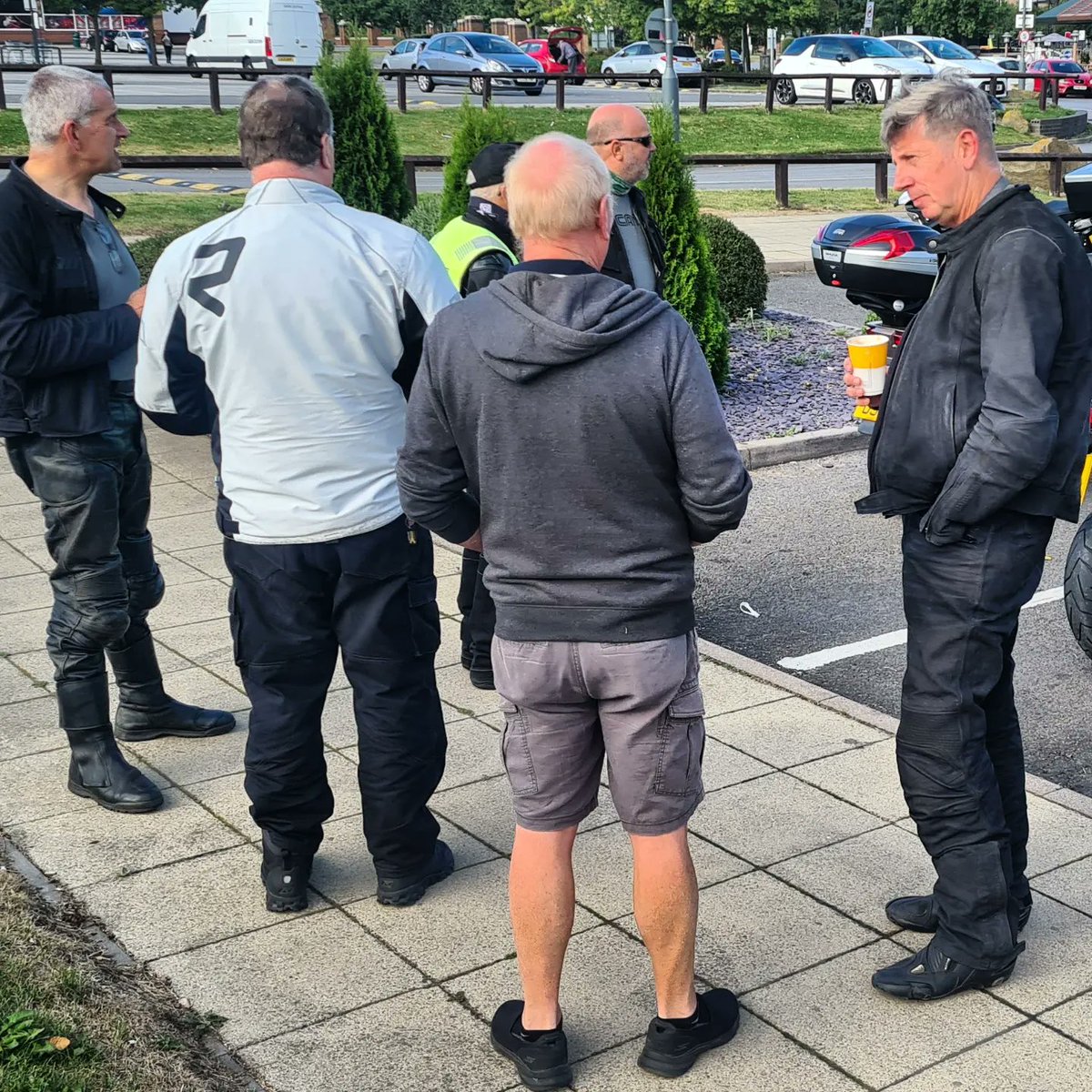Sheff_IAMBike's tweet photo. Today's @Sheff_IAMBike meeting -
20 August 2022
#sheffieldadvancedmotorcyclists #iamroadsmart #iam #IPSGA #advancedmotorcyclists #roadsafety #survivalskills #advancedskills #advancedtraining #roadcraft #advancedroadcraft #motorcycle #motorcyclist #bikeclub #bikers #riders https://t.co/nApR6xuMOX