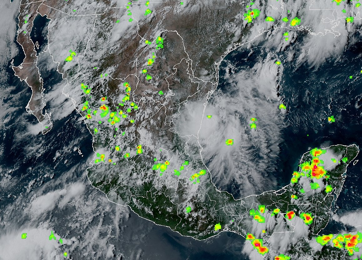 SkyAlertStorm's tweet photo. Fuertes tormentas esta tarde en Yuc y Chis. Tormentas dispersas en BC, Son, Chih, Coah, Sin, Dgo, Zac, Nay, Jal, Ags, Gto, Qro Hgo, Pue, Oax, Camp y QRoo.

Próximas horas se prevén lluvias fuertes en Tamps por efectos de Potencial de Ciclón #Cuatro. https://t.co/I1okkfx885